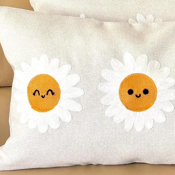2 Sizes Happy Smiley Daisies Flowers Embroidered Throw Pillow Cushion Cover New - Picture 5 of 6
